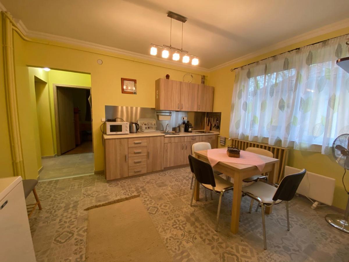Eszter Apartman Eger Exteriér fotografie